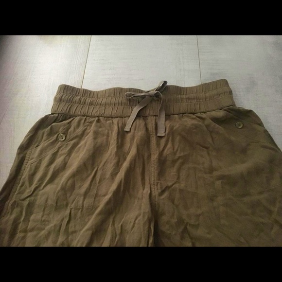 NWOT ARITZIA Tna Light Green Tapered Pants+Pockets Elastic Waistband - Picture 5 of 7